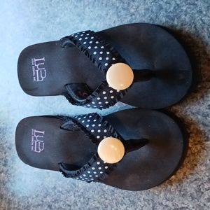 Womans Shoes Flipflops  5 LuLu